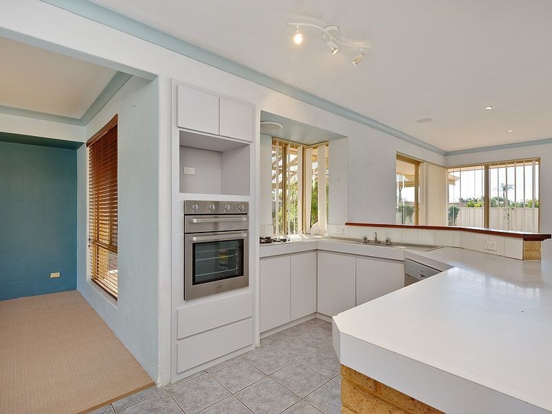 13 Honeyeater Glade, Huntingdale WA 6110