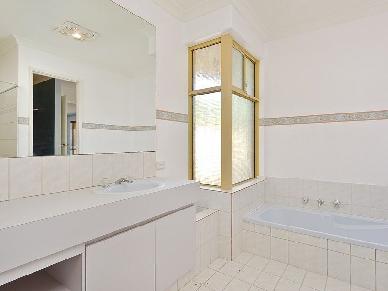 13 Honeyeater Glade, Huntingdale WA 6110