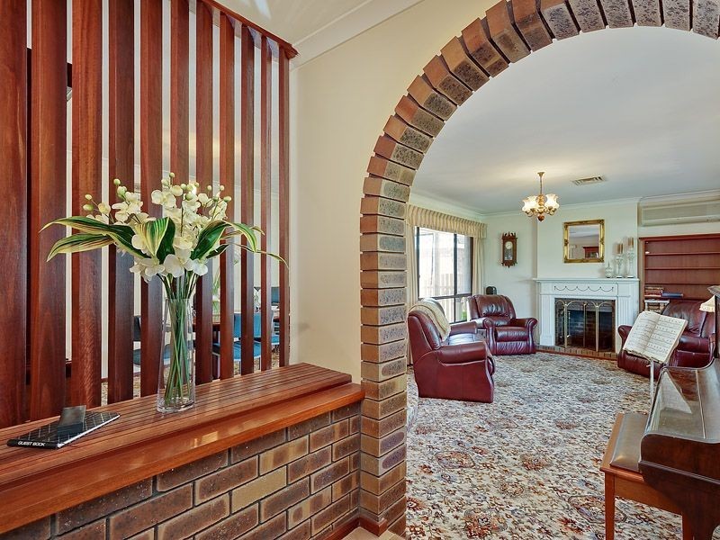 6 Faull Close, Leeming WA 6149