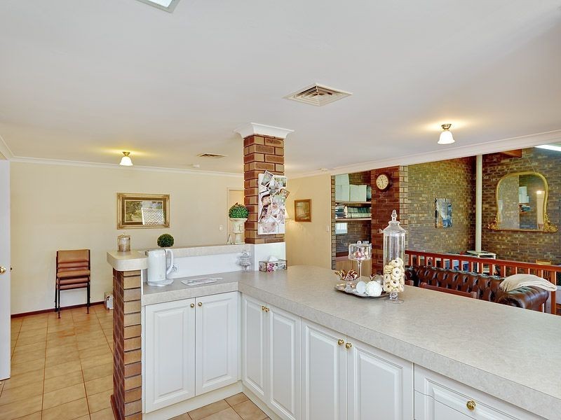 6 Faull Close, Leeming WA 6149