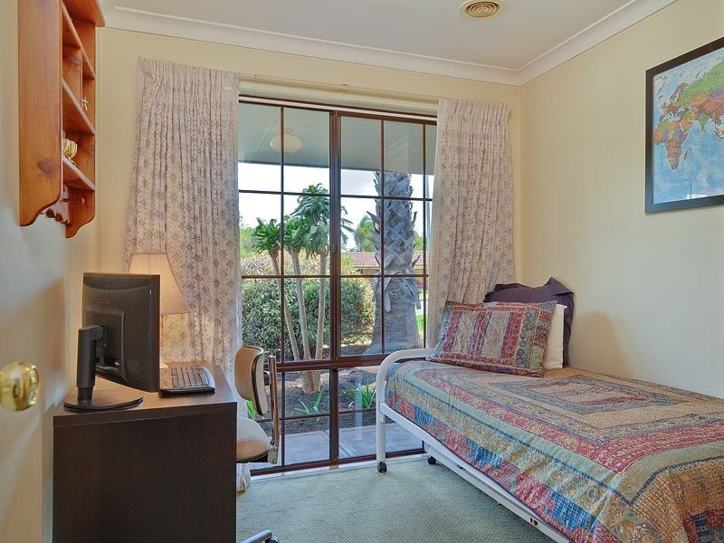 6 Faull Close, Leeming WA 6149