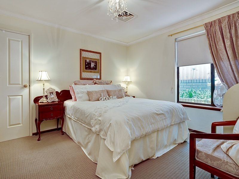 6 Faull Close, Leeming WA 6149
