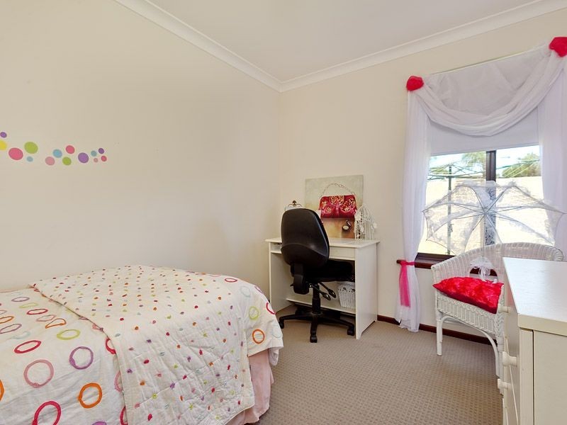 6 Faull Close, Leeming WA 6149