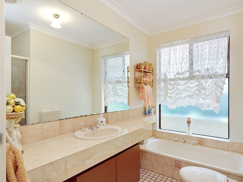 6 Faull Close, Leeming WA 6149