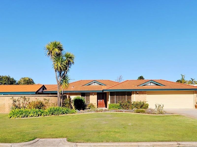 24 Harrington Crescent, Leeming WA 6149