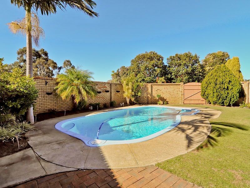 24 Harrington Crescent, Leeming WA 6149