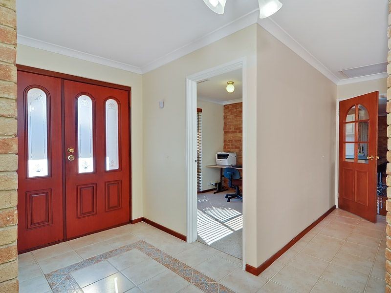 24 Harrington Crescent, Leeming WA 6149