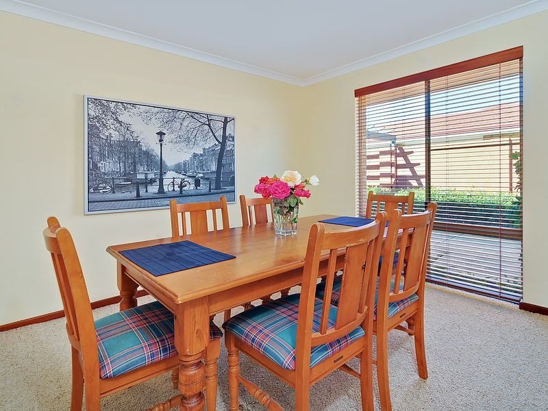 24 Harrington Crescent, Leeming WA 6149