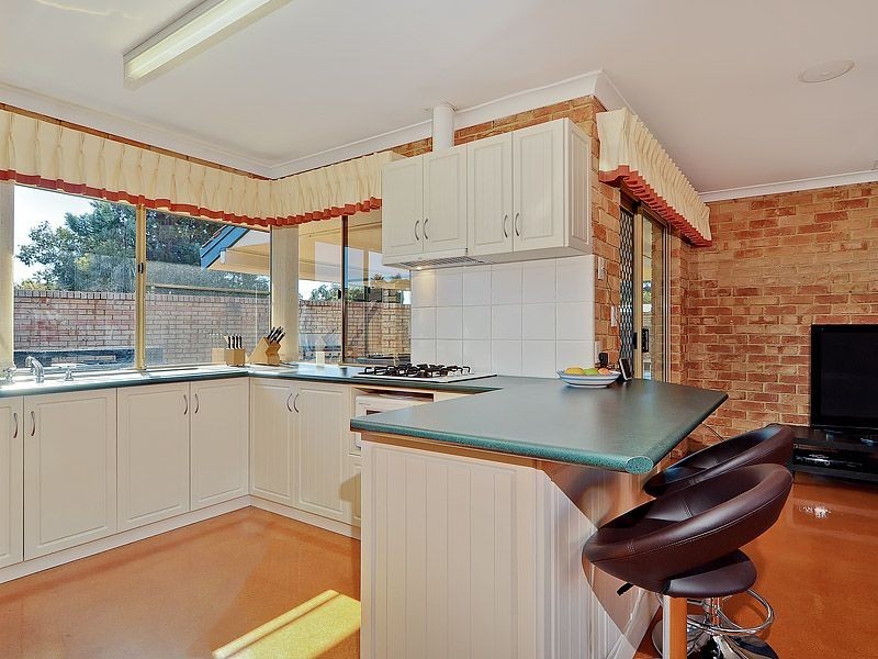 24 Harrington Crescent, Leeming WA 6149