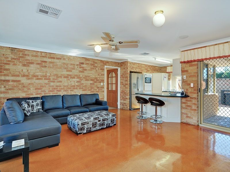 24 Harrington Crescent, Leeming WA 6149