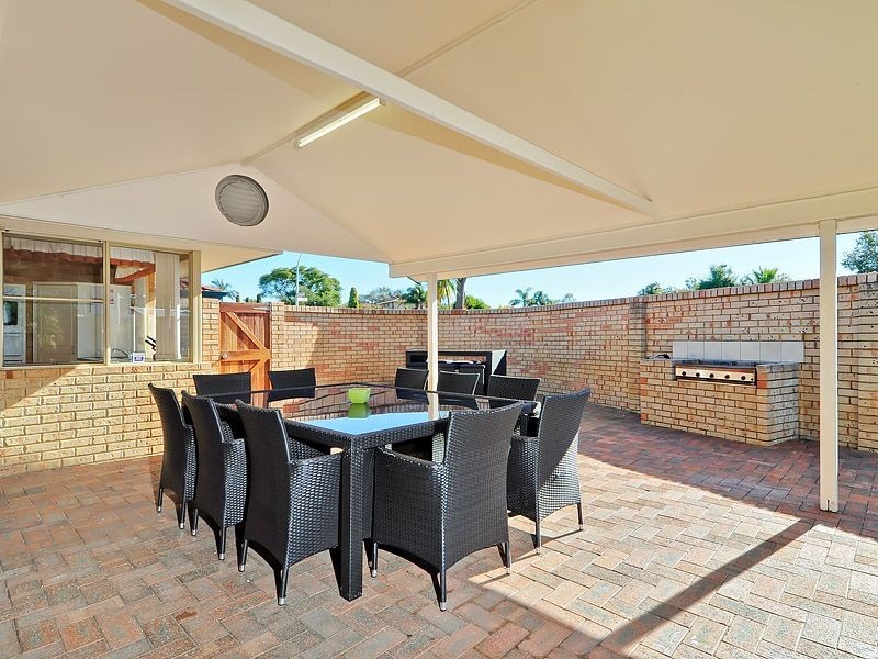 24 Harrington Crescent, Leeming WA 6149