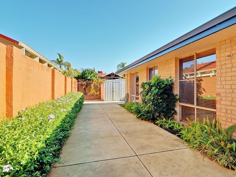 24 Harrington Crescent, Leeming WA 6149