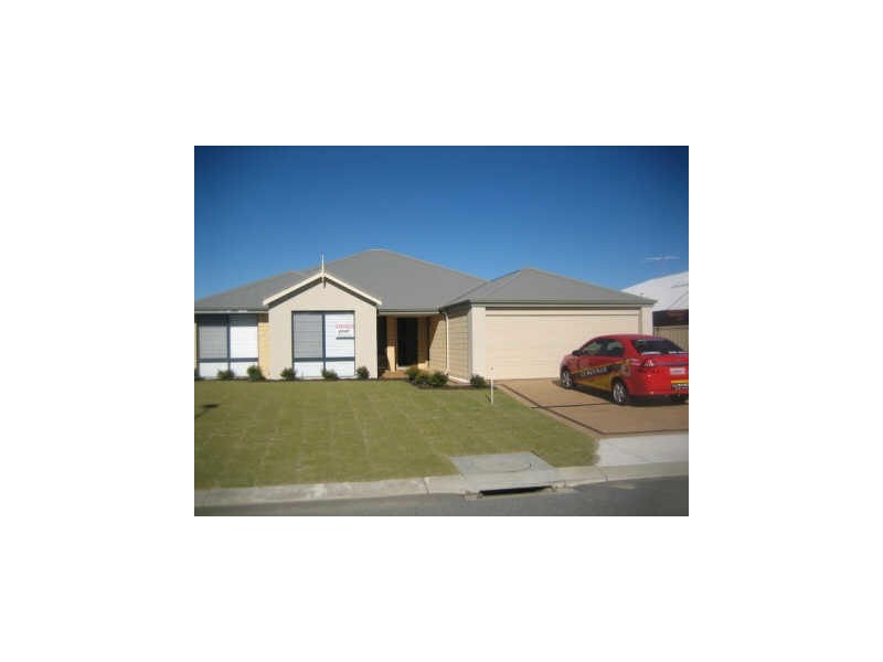 16 Heathcote Way, Bertram WA 6167