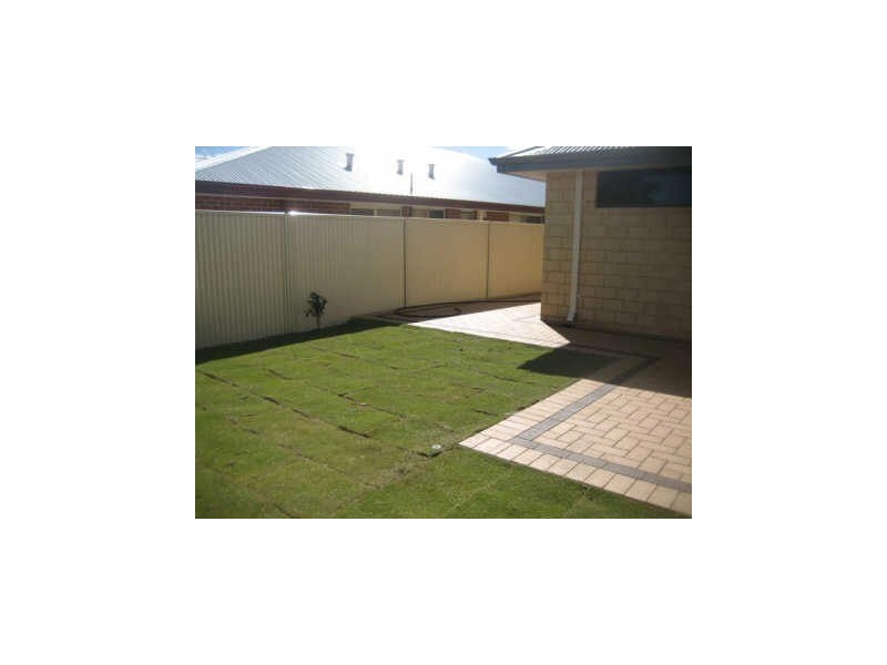 16 Heathcote Way, Bertram WA 6167