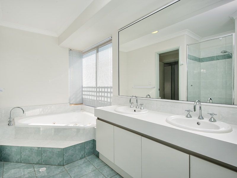 19 Trailridge Turn, Leeming WA 6149