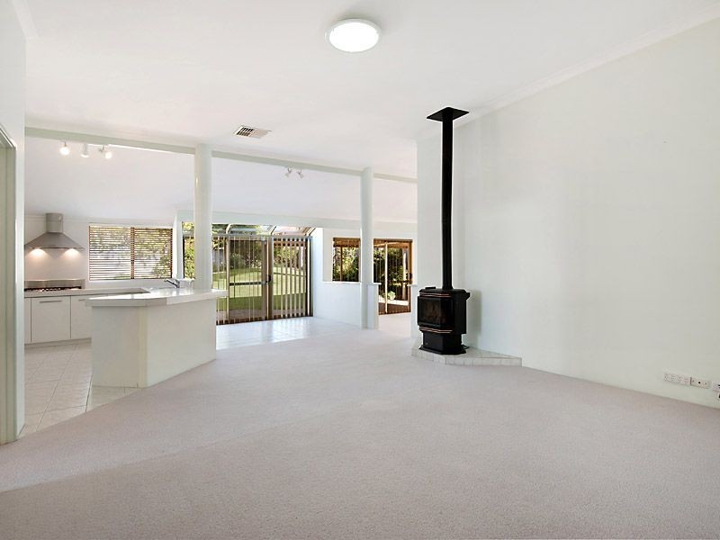 19 Trailridge Turn, Leeming WA 6149