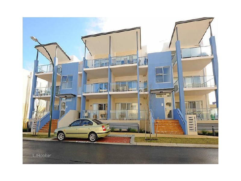 6/5 Ibera Way, Success WA 6164