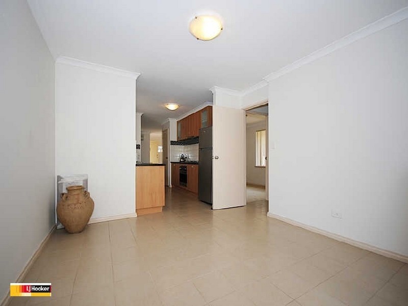 1/32 Pearson Drive, Success WA 6164