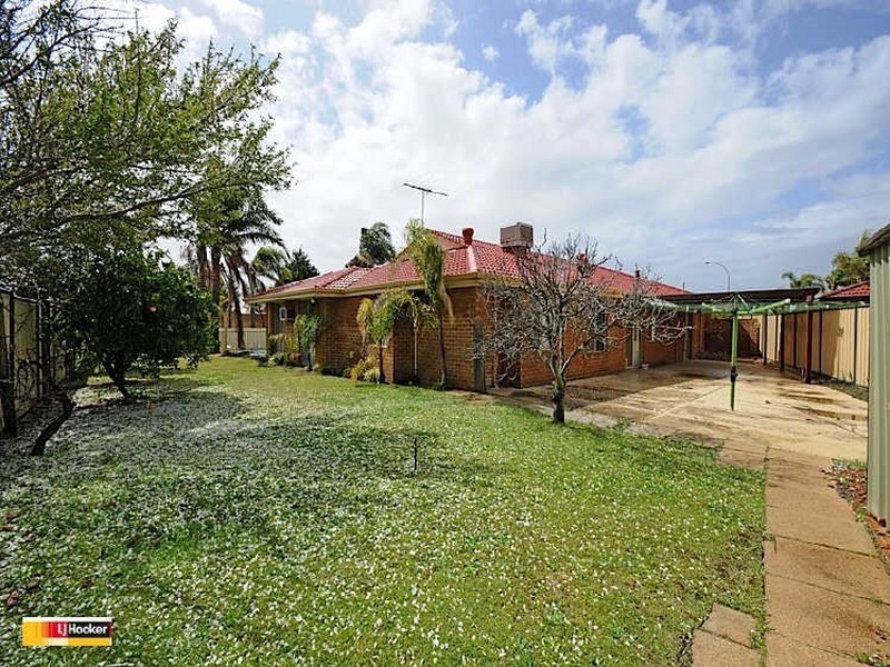 4 Daly Court, Leeming WA 6149