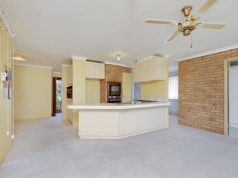 21 Farrington Road, Leeming WA 6149