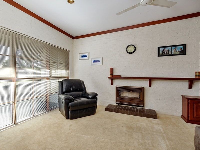 10 Gracechurch Crescent, Leeming WA 6149