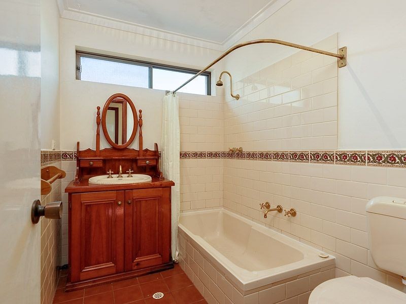 10 Gracechurch Crescent, Leeming WA 6149