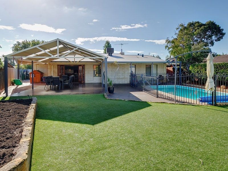 10 Gracechurch Crescent, Leeming WA 6149