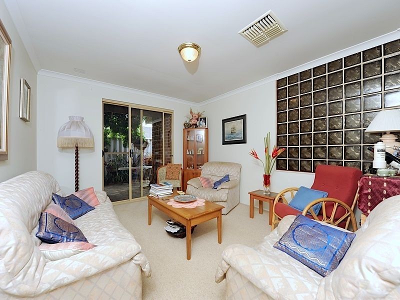 17 Aylesbury Close, Jandakot WA 6164
