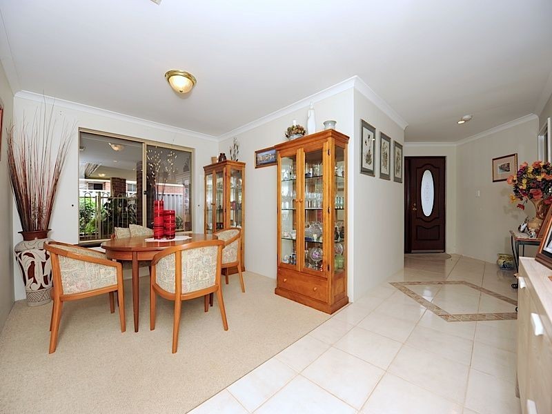 17 Aylesbury Close, Jandakot WA 6164