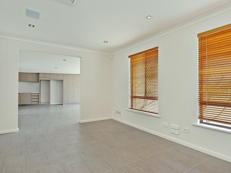 4 Tangney Court, Kardinya WA 6163