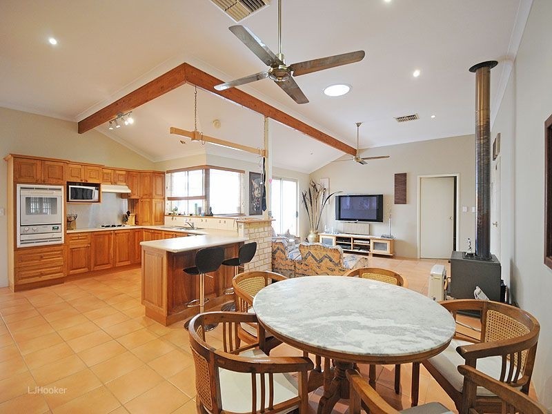 15 Twinbranch Rise, Leeming WA 6149