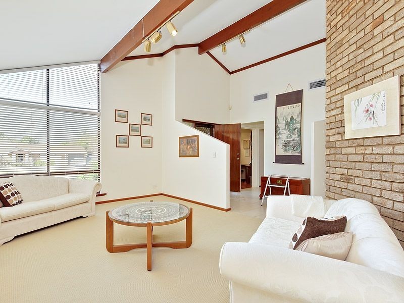 5 Rolland Court, Leeming WA 6149