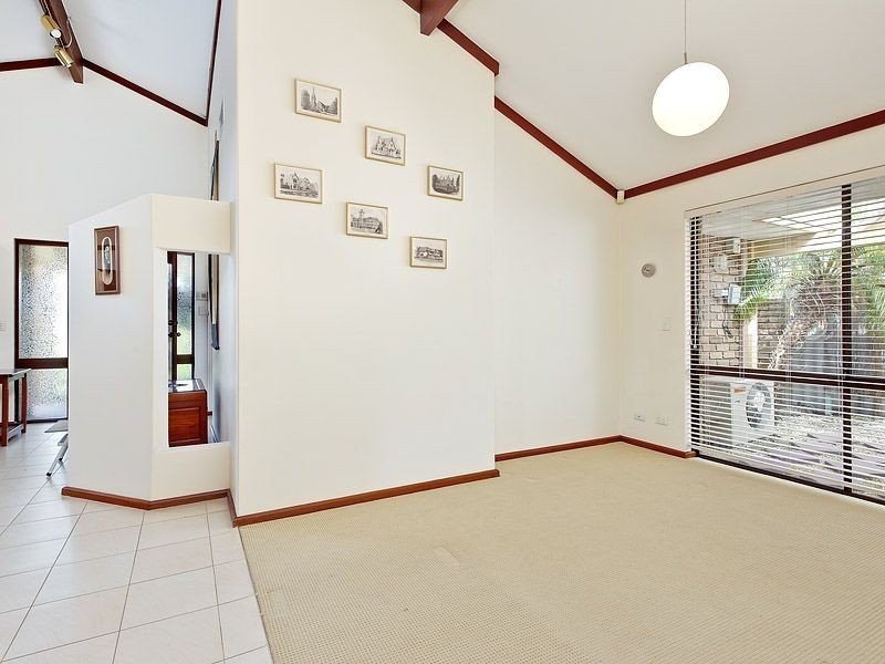 5 Rolland Court, Leeming WA 6149