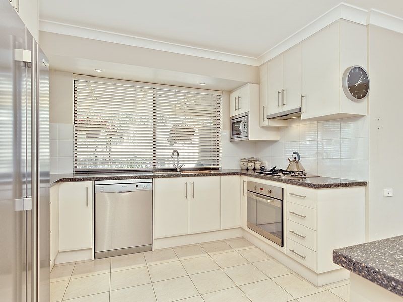 5 Rolland Court, Leeming WA 6149