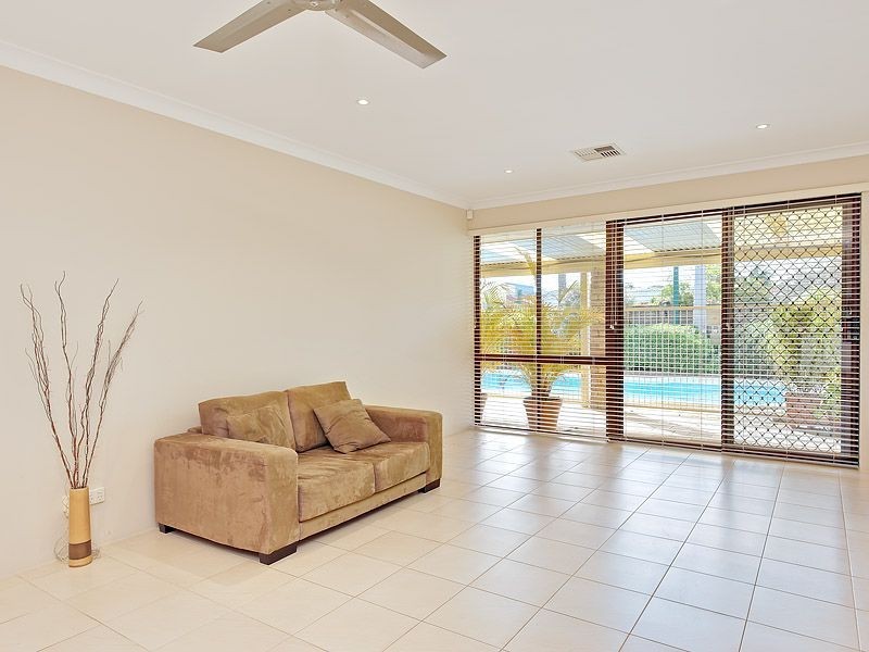 5 Rolland Court, Leeming WA 6149