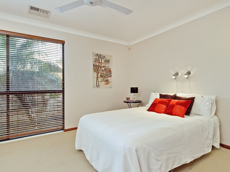 5 Rolland Court, Leeming WA 6149