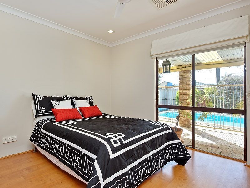 5 Rolland Court, Leeming WA 6149