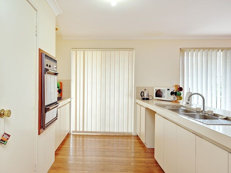 2/10 Clemros Way, Leeming WA 6149