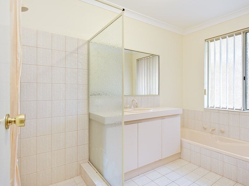 2/10 Clemros Way, Leeming WA 6149