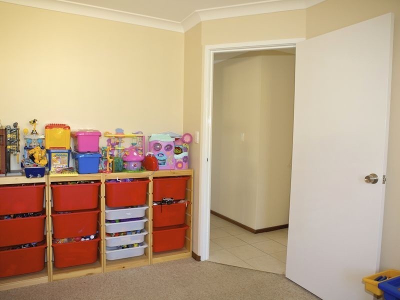 9 Witney Place, Leeming WA 6149