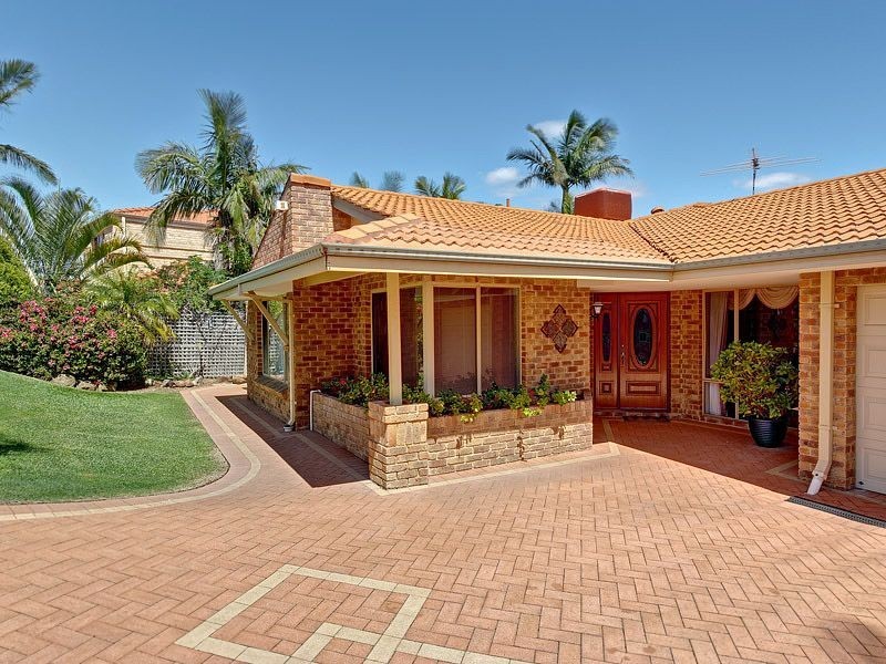 9 Mellor Court, Leeming WA 6149