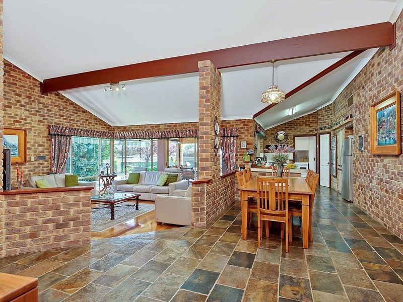 9 Mellor Court, Leeming WA 6149