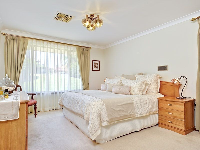 9 Mellor Court, Leeming WA 6149