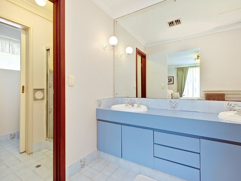 9 Mellor Court, Leeming WA 6149