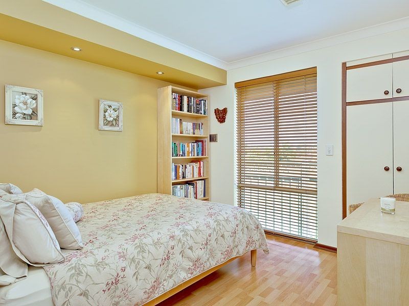 9 Mellor Court, Leeming WA 6149