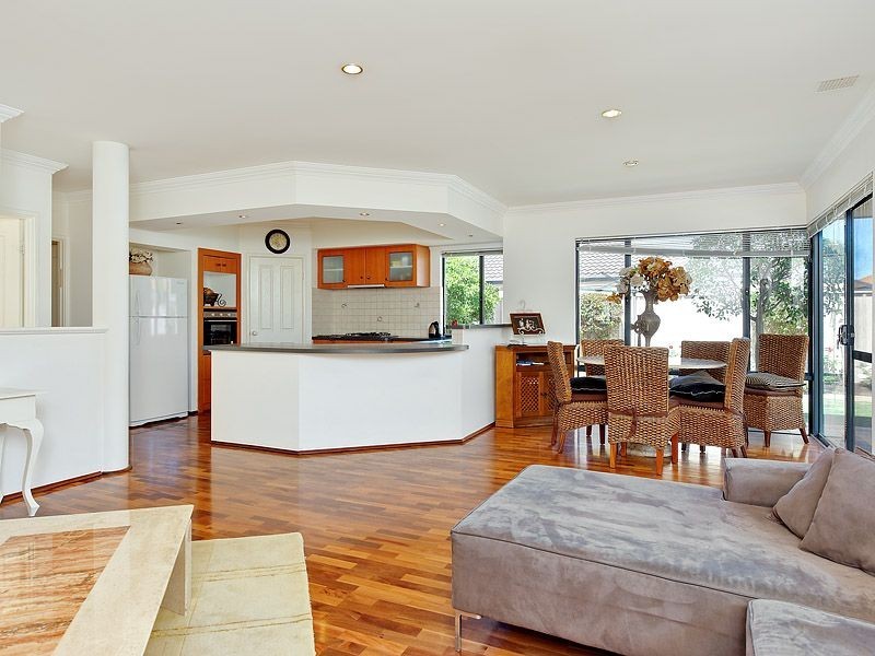 22 Kooralbyn Valley Crescent, Jandakot WA 6164