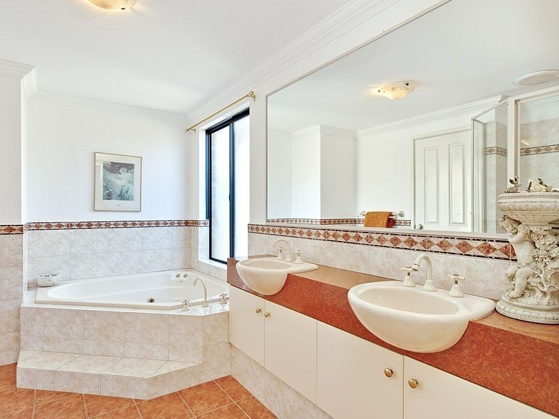 22 Kooralbyn Valley Crescent, Jandakot WA 6164