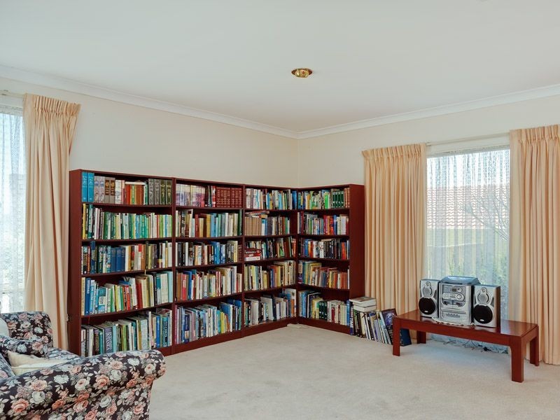 5 Pirrett Court, Leeming WA 6149