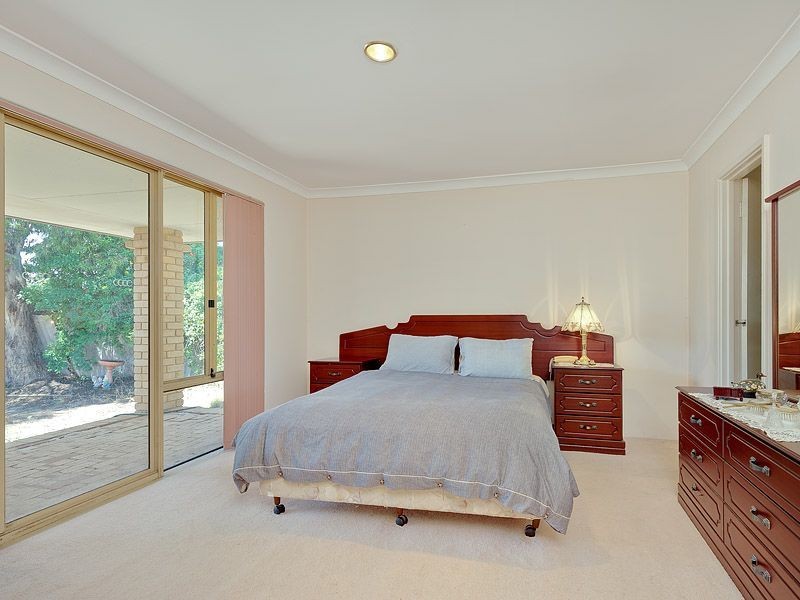 5 Pirrett Court, Leeming WA 6149