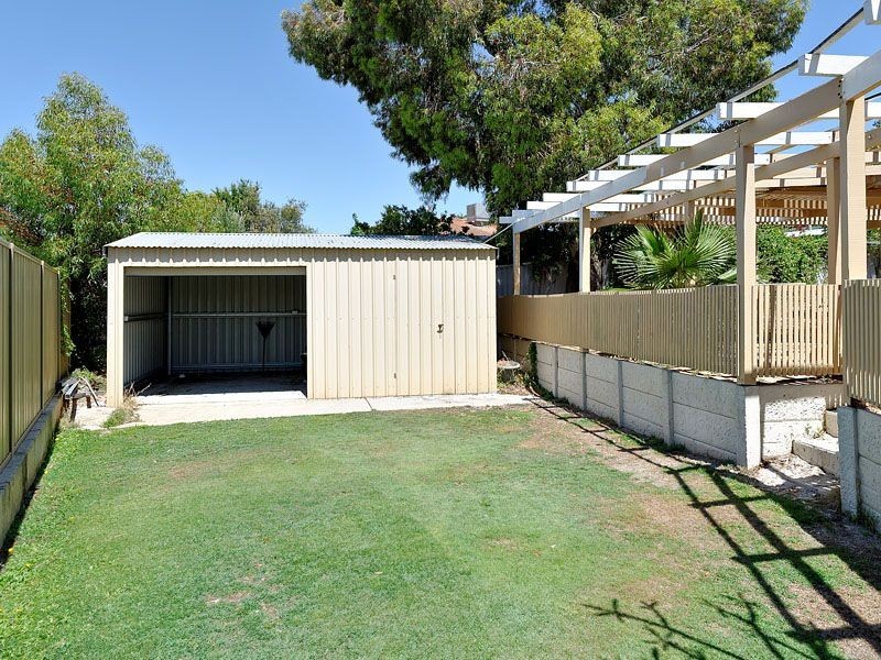 5 Pirrett Court, Leeming WA 6149